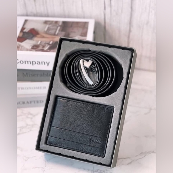 Fossil Black Leather Belt and Wallet Set Original Brand New With Tag - Picture 7 of 7